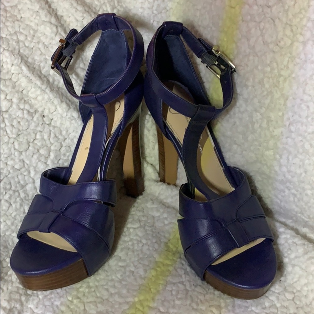Jessica Simpson’s blue high heels